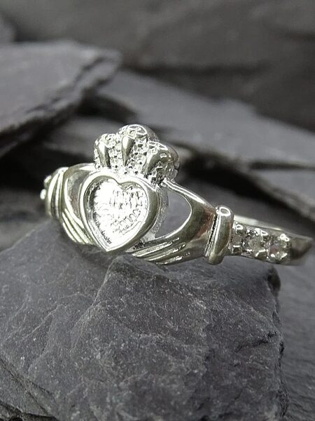 CherishKeepsakes CladdaghRing