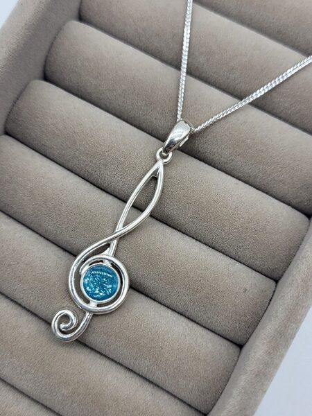 CherishKeepsakes TrebleClefPendant