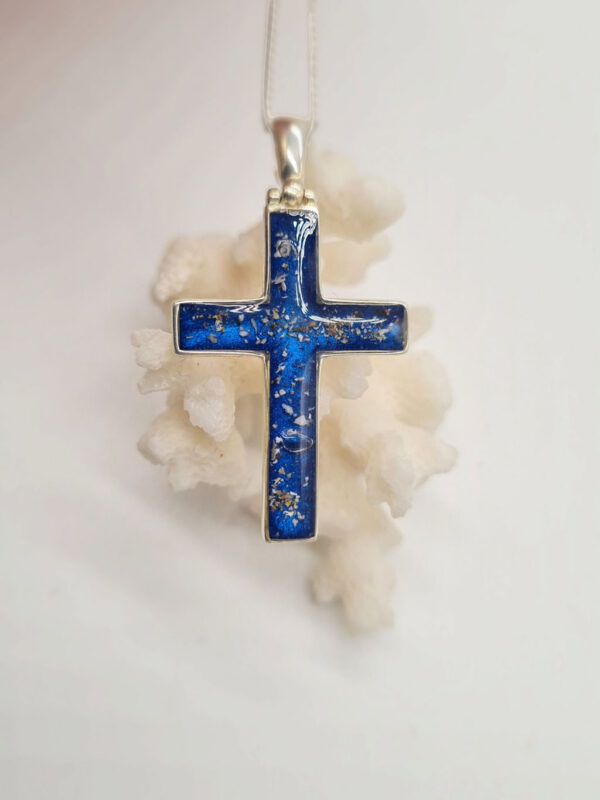cherishkeepsakes crucifix pendant
